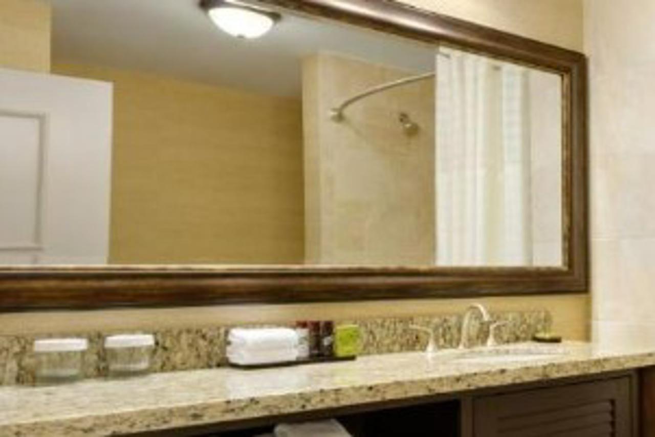 Embassy Suites Savannah Historic District Екстериор снимка