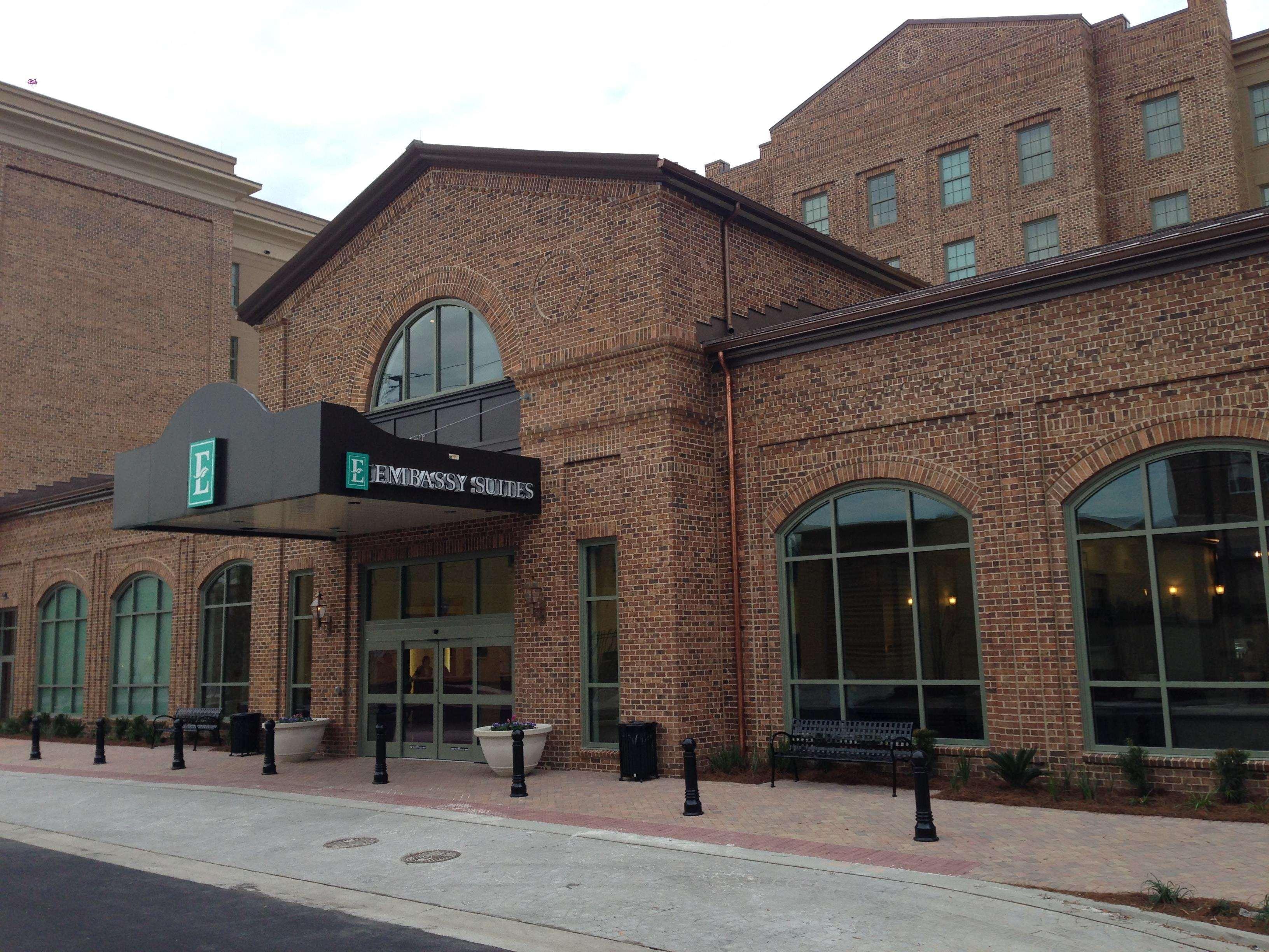 Embassy Suites Savannah Historic District Екстериор снимка
