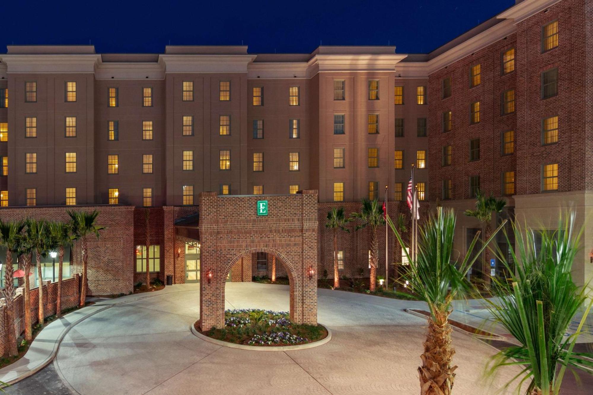 Embassy Suites Savannah Historic District Екстериор снимка