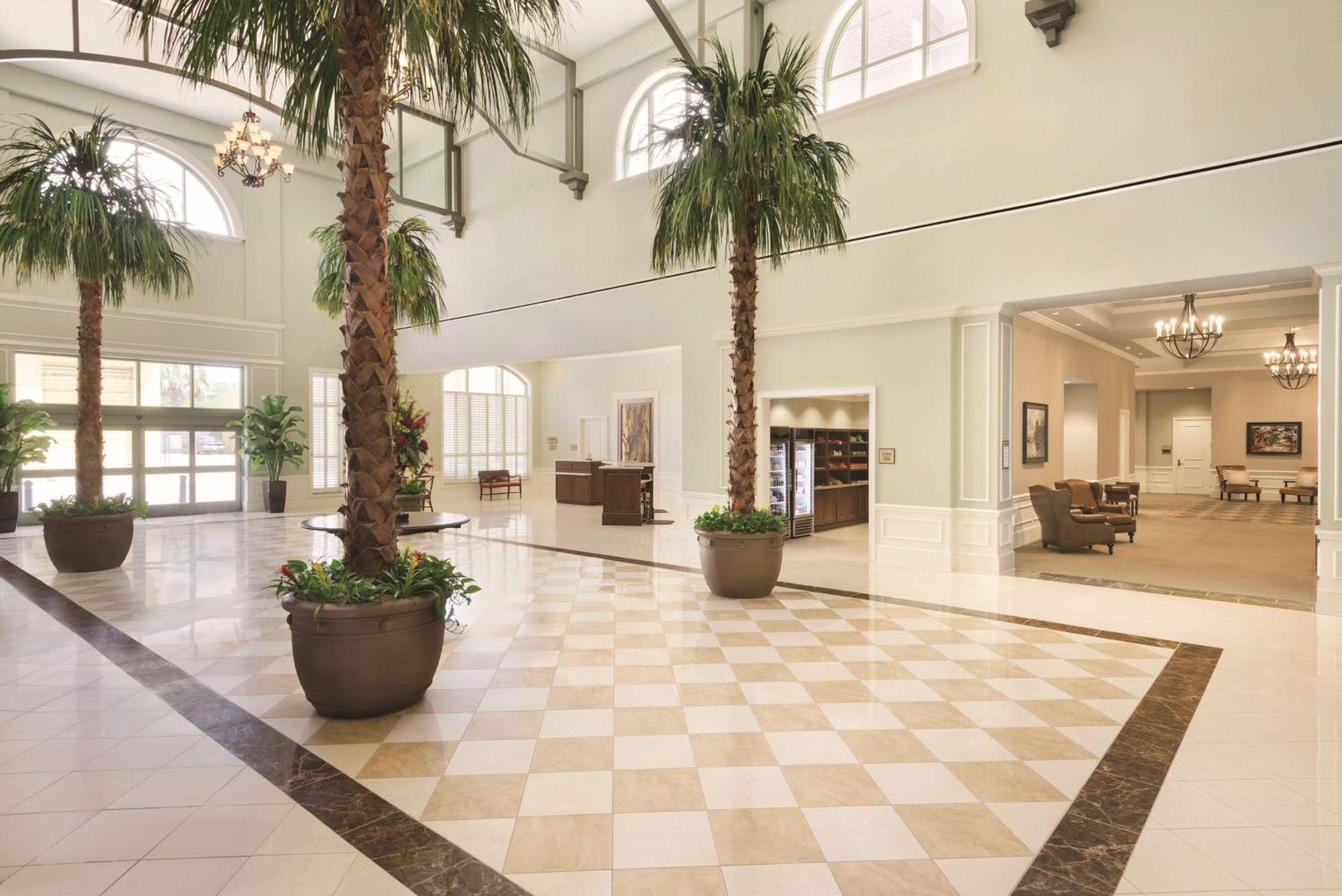 Embassy Suites Savannah Historic District Екстериор снимка
