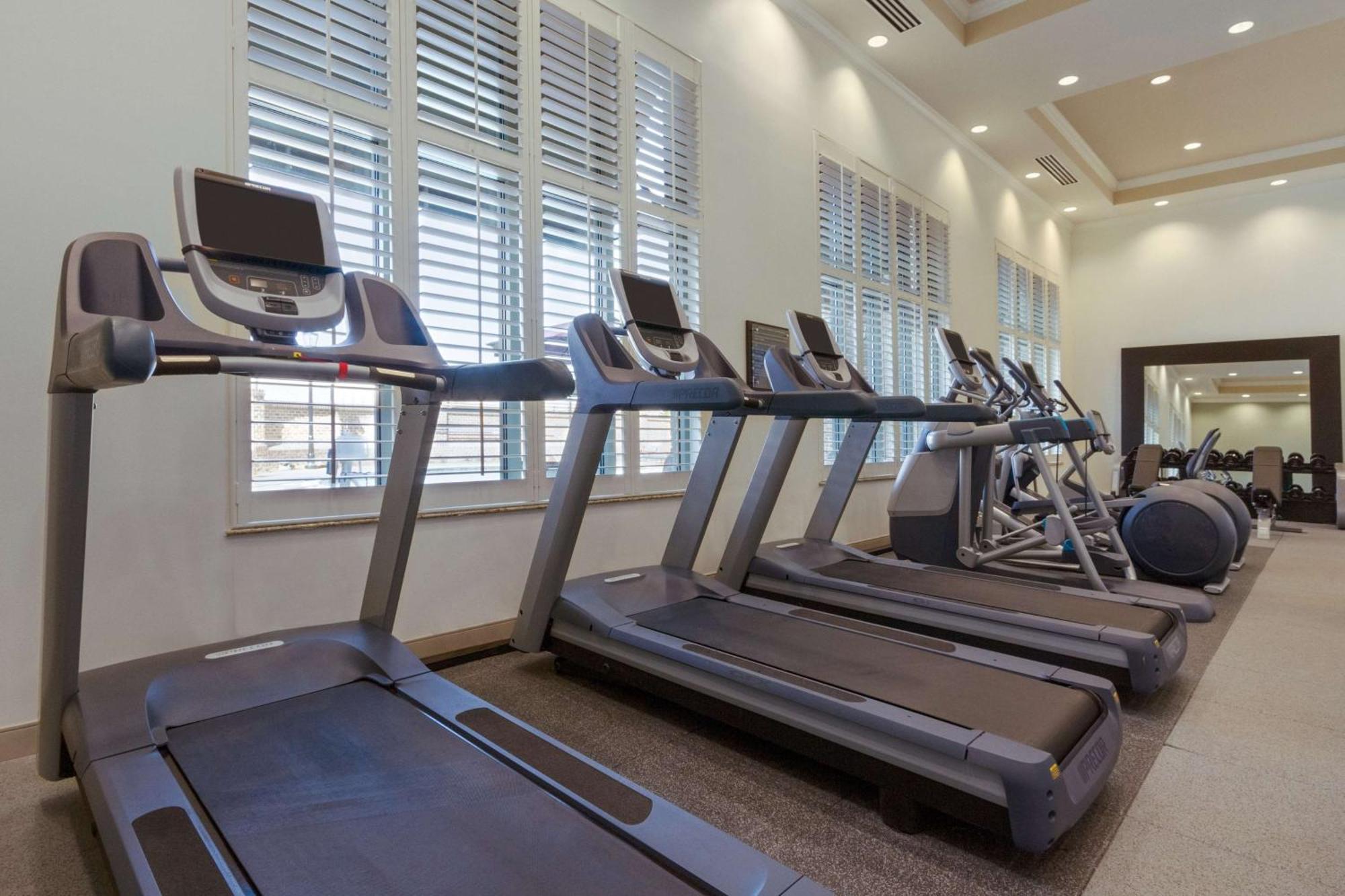 Embassy Suites Savannah Historic District Екстериор снимка